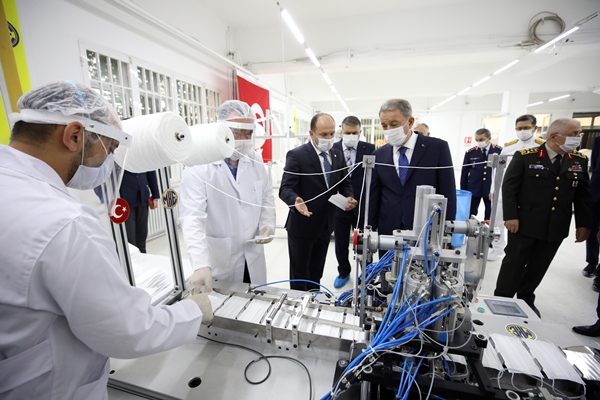 Foto - Tamamen yerli ve milli imkanlarla üretildi: Bakan Hulusi Akar bizzat test etti