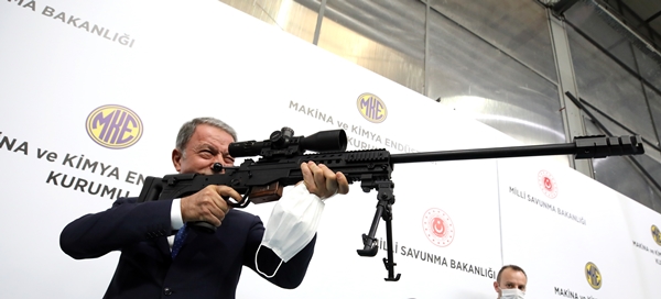 Foto - Tamamen yerli ve milli imkanlarla üretildi: Bakan Hulusi Akar bizzat test etti