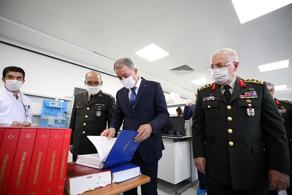 Foto - Tamamen yerli ve milli imkanlarla üretildi: Bakan Hulusi Akar bizzat test etti