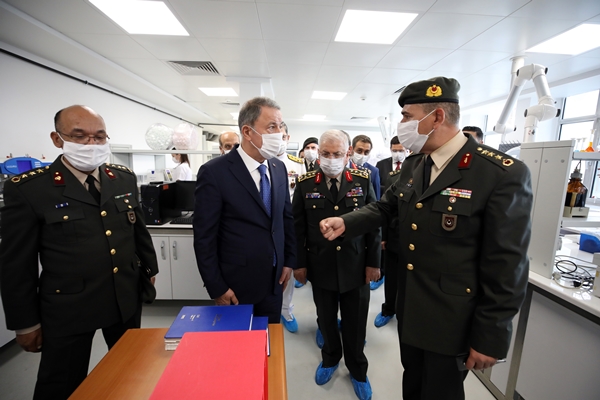 Foto - Tamamen yerli ve milli imkanlarla üretildi: Bakan Hulusi Akar bizzat test etti