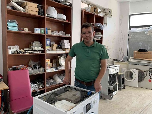 Foto - Tamir ettiği çamaşır makinesinden çıkan şey korkuttu: 29 yıldır bu işi yapıyorum daha önce karşılaşmadım
