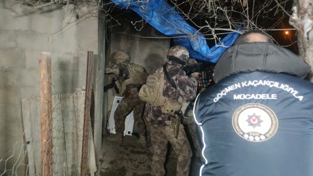 Foto - Tandır evinde 20 düzensiz göçmen yakalandı