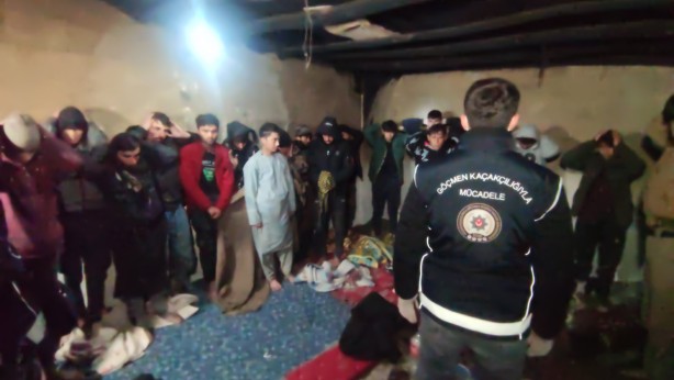 Foto - Tandır evinde 20 düzensiz göçmen yakalandı