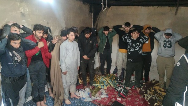 Foto - Tandır evinde 20 düzensiz göçmen yakalandı