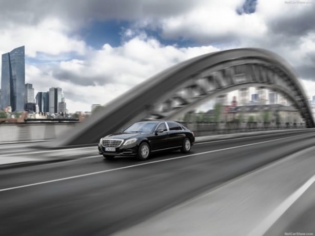 Foto - Tank gibi Mercedes!