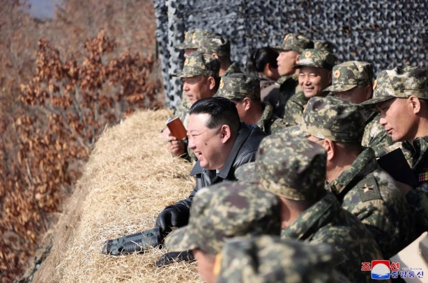 Foto - Tankın başına geçti: Kim Jong Un'dan gövde gösterisi