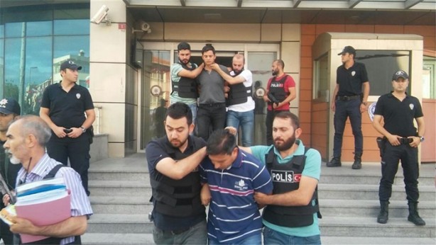 Foto - Tankla 5 kişiyi ezen askerler tutuklandı
