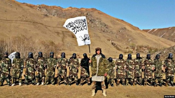 Foto - Tanklar göründü, kriz patladı! Taliban’a karşı en büyük üssü harekete geçirdiler