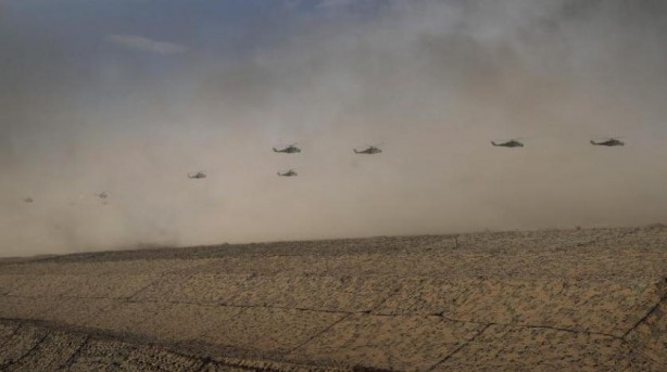 Tanklar, savaş uçakları, İHA'lar... Rusya harekete geçti