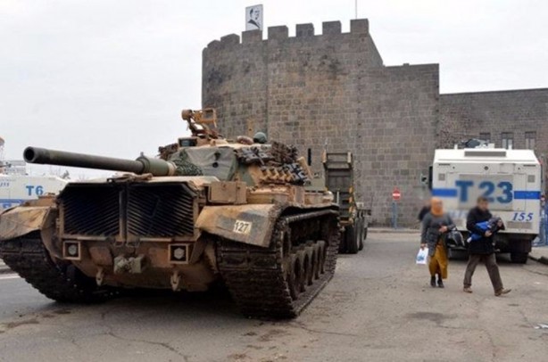 Foto - Tanklar Sur'a girdi