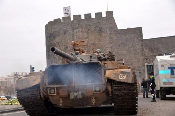 Foto - Tanklar Sur'a girdi