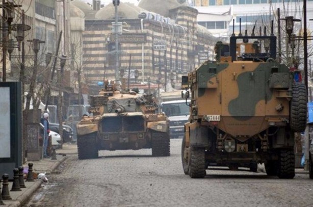 Foto - Tanklar Sur'a girdi