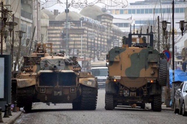 Foto - Tanklar Sur'a girdi