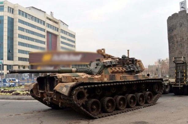 Foto - Tanklar Sur'a girdi