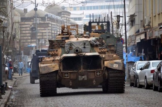 Foto - Tanklar Sur'a girdi