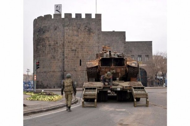 Foto - Tanklar Sur'a girdi