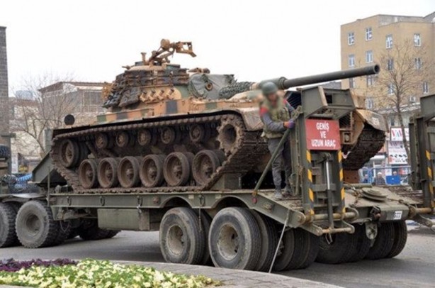 Foto - Tanklar Sur'a girdi