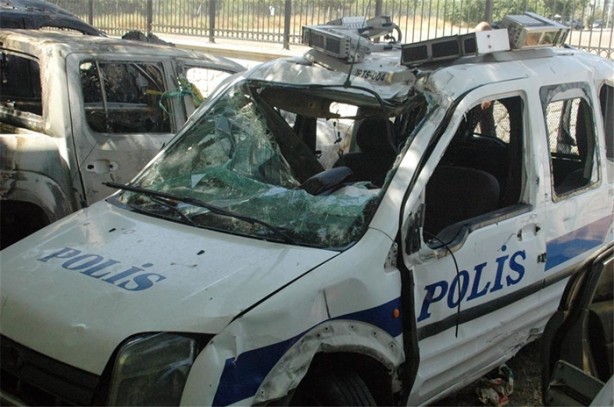 Foto - Tankların önüne çıkan polis araçları bu hale geldi!