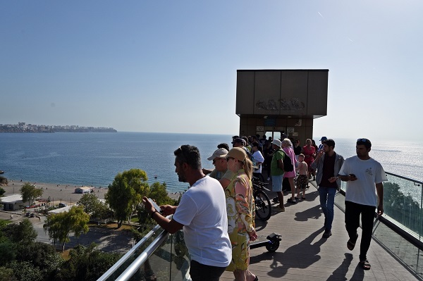 Foto - Tansiyonu düştü, falezlerde düştü