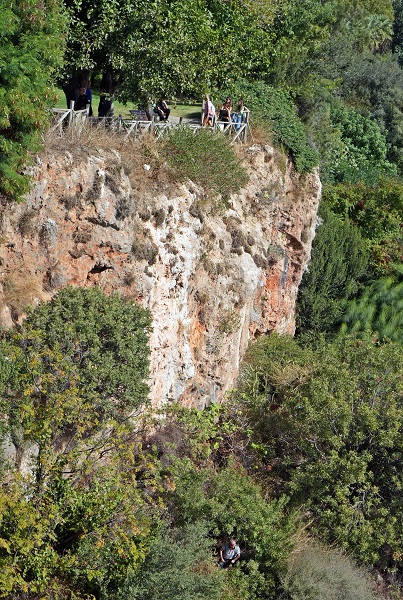 Foto - Tansiyonu düştü, falezlerde düştü