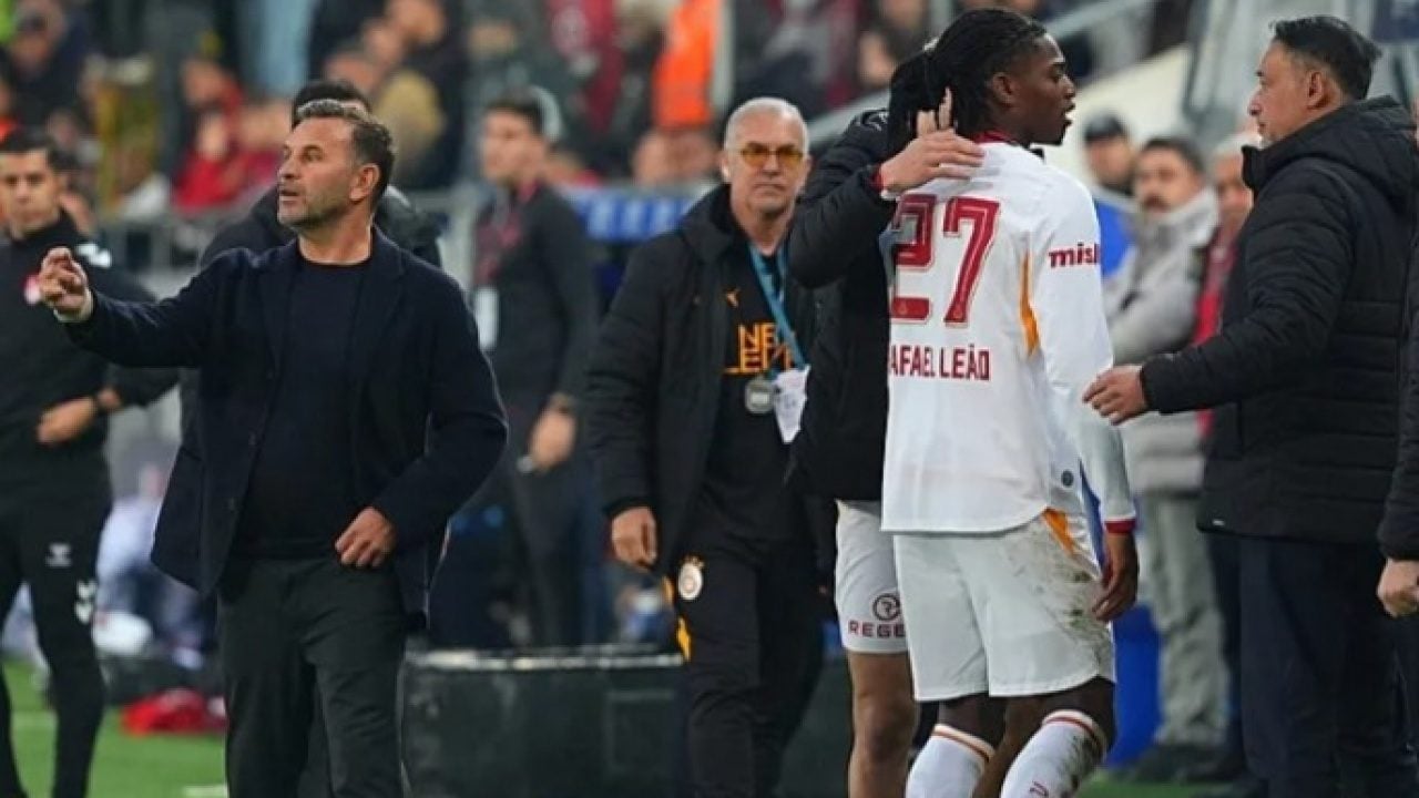 Taraftar merakla bekliyordu! Galatasaray'dan Leao açıklaması