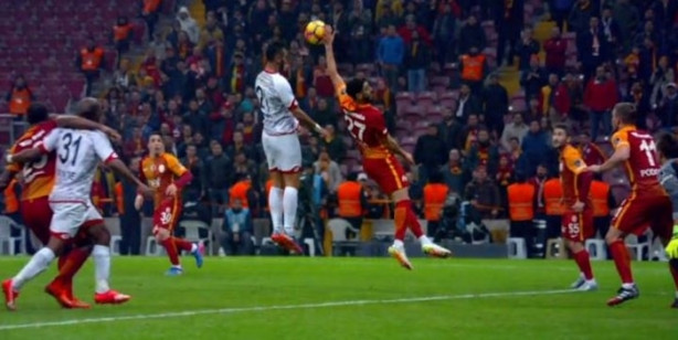 Taraftar bu hareketten sonra Tolga Ciğerci'ye öfke kustu!