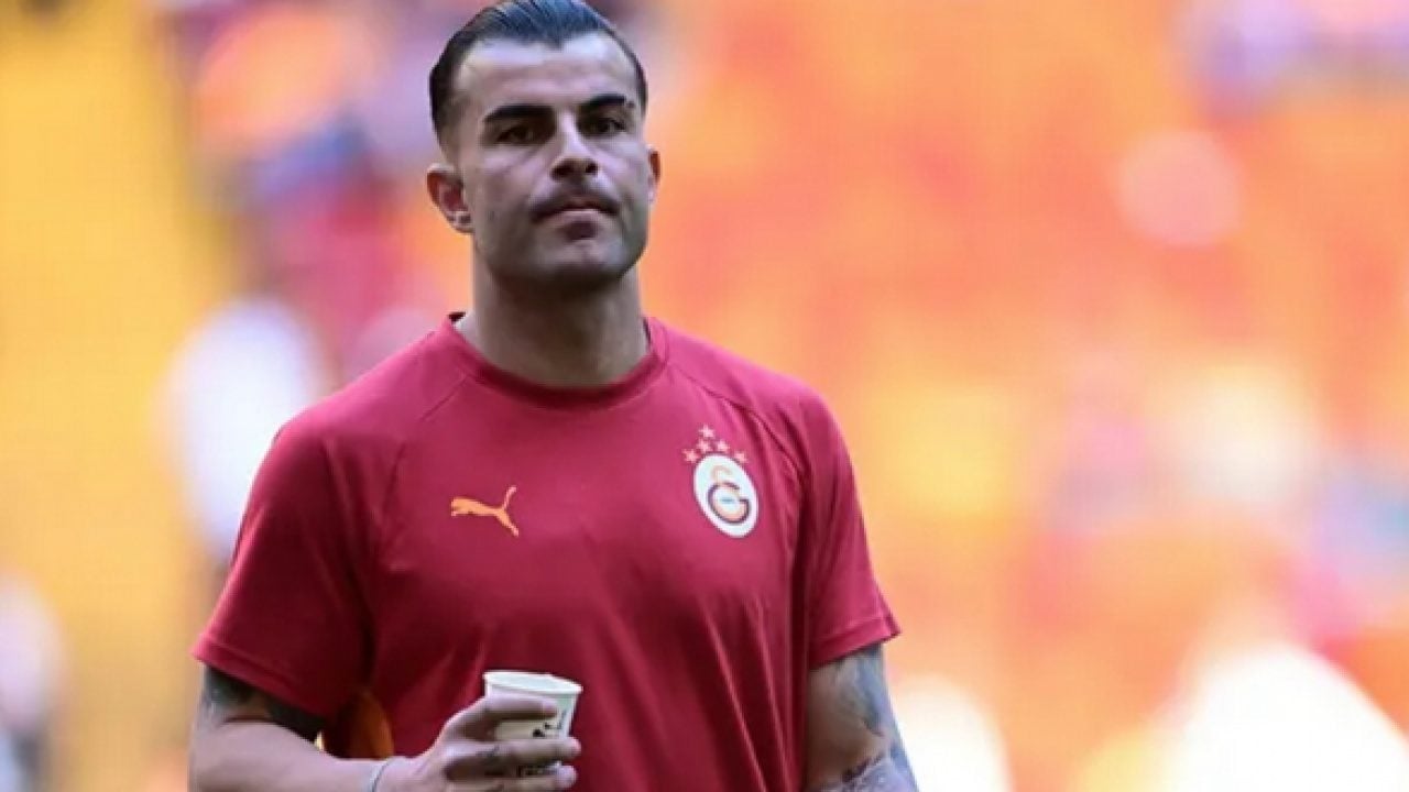 Foto - Taraftarın kaptan sitemi: Galatasaray'da günün sorusu: Bitshiabu mu, Abdülkerim Bardakçı mı?