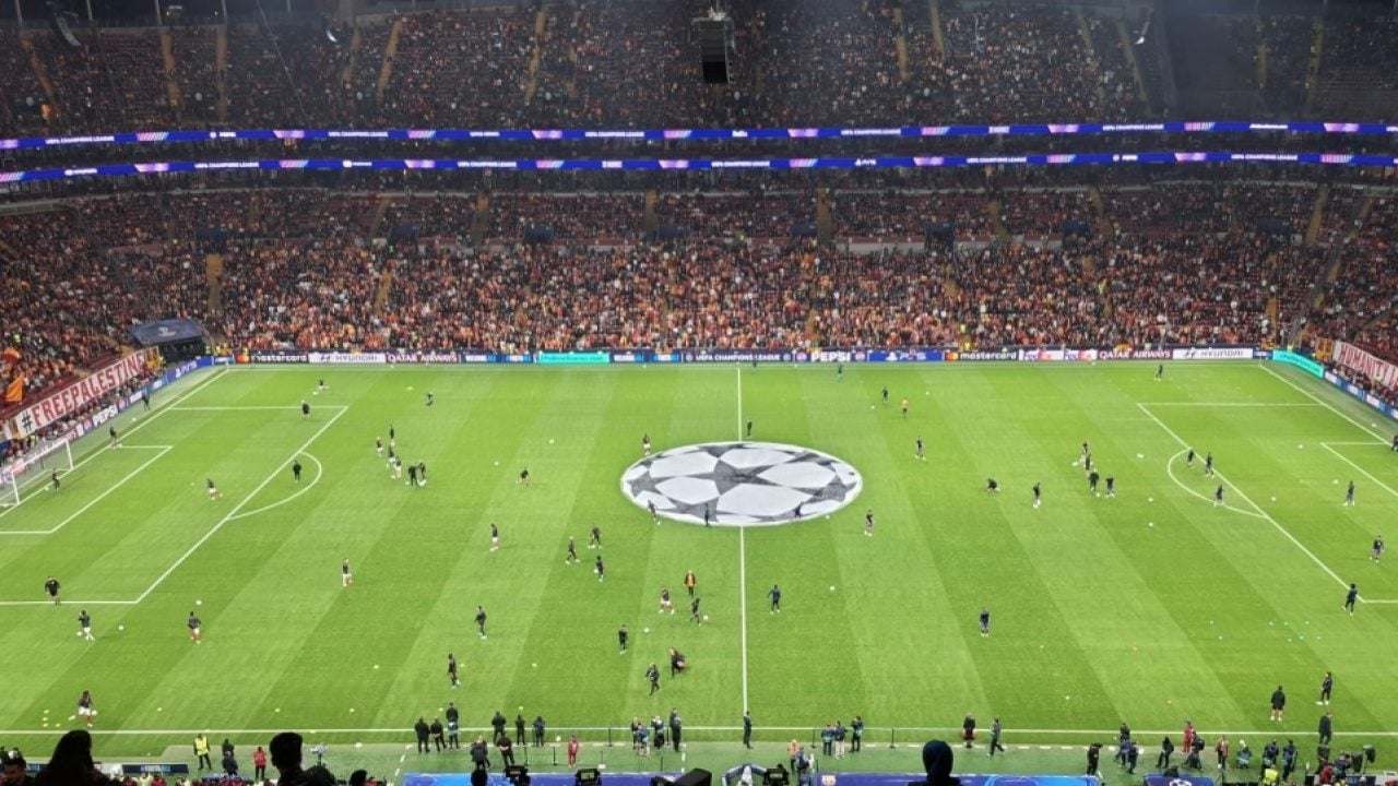 Foto - Taraftarlar sinirlendi: Barça'dan Galatasaray'a 'yapay ıslık' suçlaması