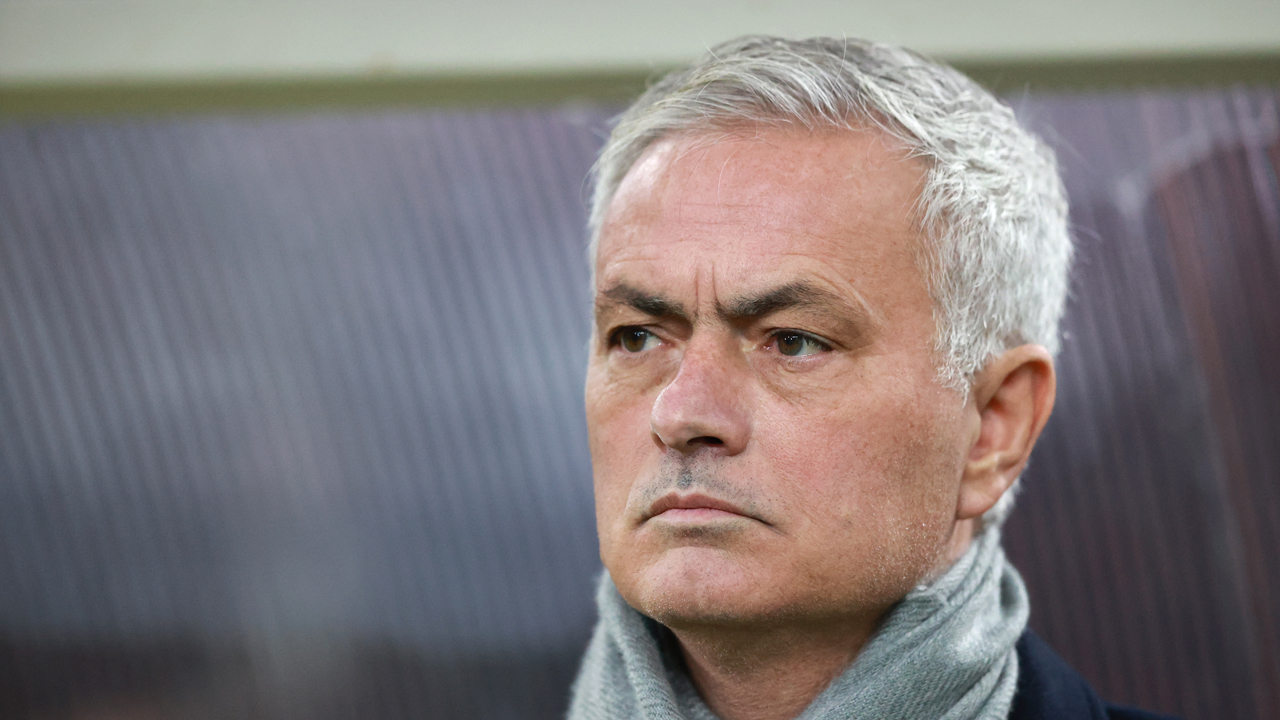 Foto - Taraftarları isyan ettiren hamle olabilir! Adana Demirspor kim, Lyon kim? Mou ateşle oynuyor sanki…