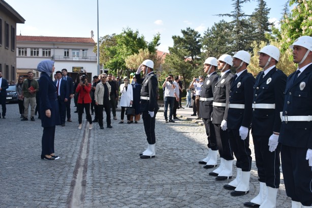 Foto - Tarih bugünü altın harflerle yazdı! Afyonkarahisar Valisi Kübra Güran Yiğitbaşı göreve başladı