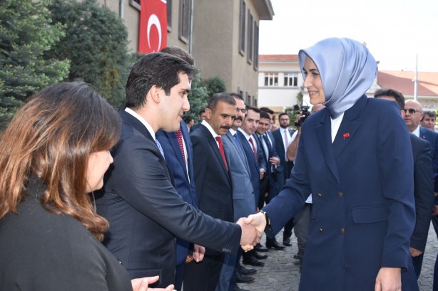 Foto - Tarih bugünü altın harflerle yazdı! Afyonkarahisar Valisi Kübra Güran Yiğitbaşı göreve başladı