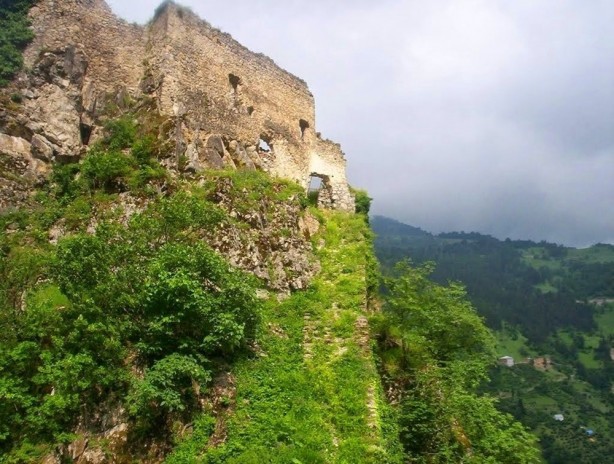 Foto - Tarih kokan bir köşe: Peristera Manastırı