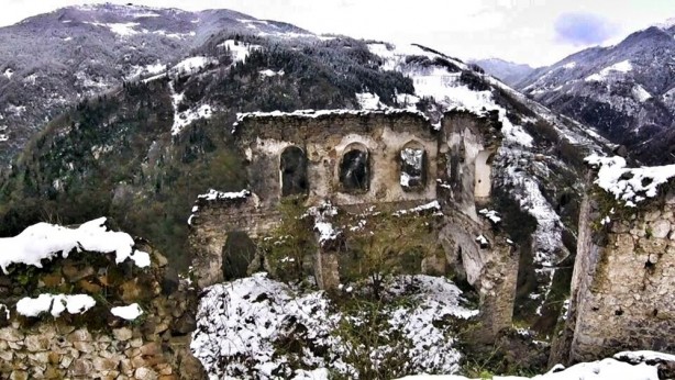 Foto - Tarih kokan bir köşe: Peristera Manastırı