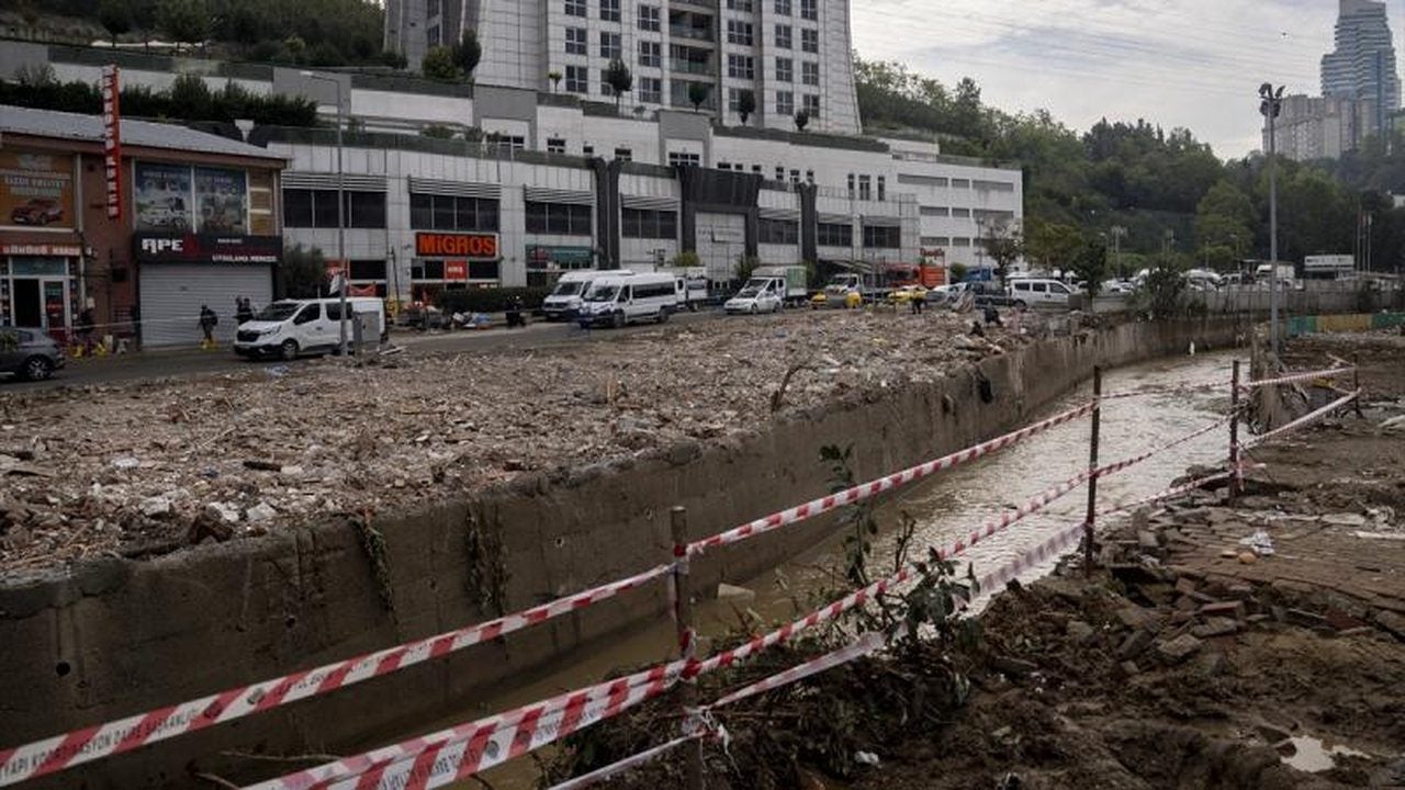 Foto - Tarih verildi, o güne aman dikkat! 7 kişinin hayatını kaybettiği İstanbul için yeni sel uyarısı