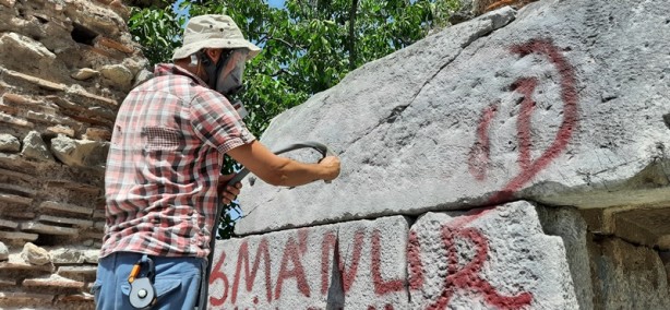 Foto - Tarihe saygısızlık, 'kumlama' yöntemiyle siliniyor!