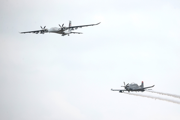 Foto - Tarihi anlar! Selçuk Bayraktar HÜRKUŞ ile uçtu