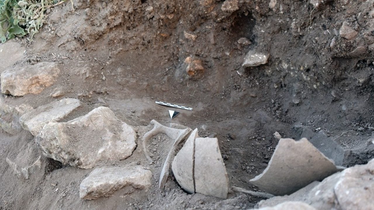 Foto - Tarihi antik kentte kazı çalışması başladı! Fırında 2 bin 600 yıllık karbonlaşmış tohumlar bulundu