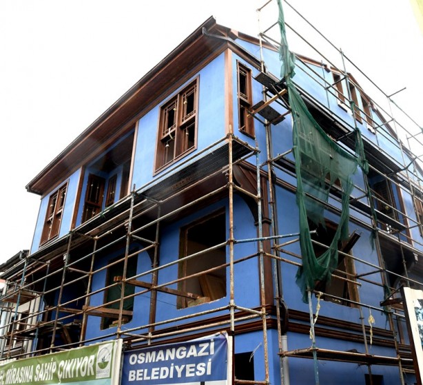 Tarihi binalar restore ediliyor