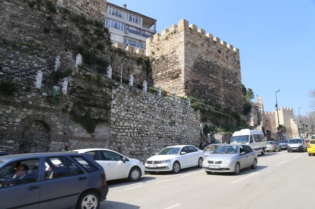 Foto - Tarihi bir yapı: Bursa Kalesi