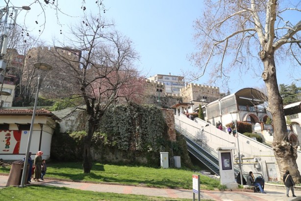 Foto - Tarihi bir yapı: Bursa Kalesi