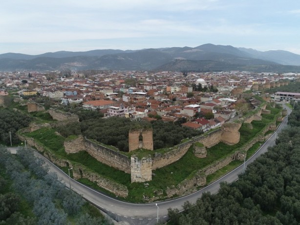 Tarihi bir yapı: İznik Surları
