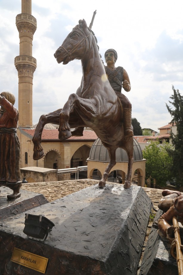 Foto - Tarihi dokusuyla görenleri büyülüyor: Antep Kalesi