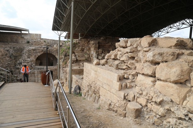 Foto - Tarihi dokusuyla görenleri büyülüyor: Antep Kalesi