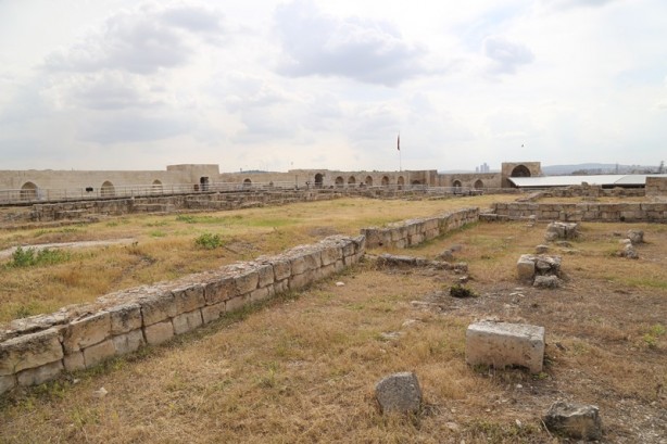 Foto - Tarihi dokusuyla görenleri büyülüyor: Antep Kalesi
