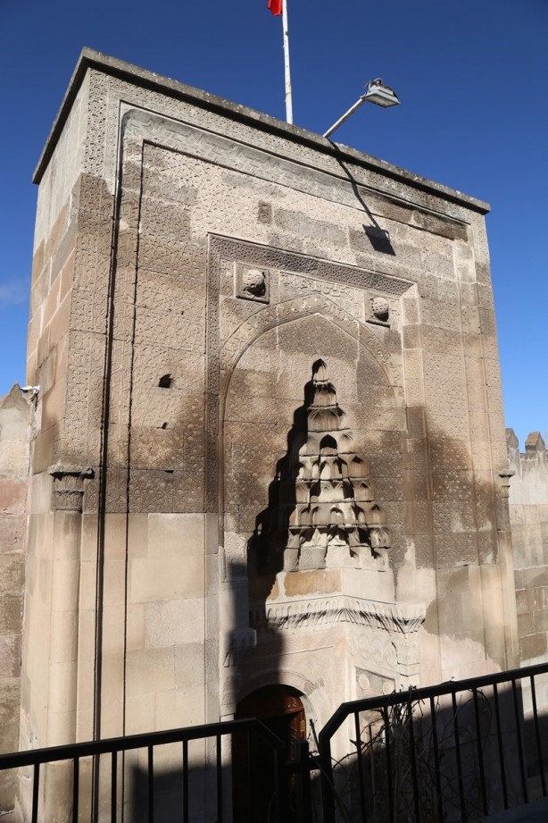 Foto - Tarihi dokusuyla görenleri büyülüyor: Zinciriye Medresesi - Aksaray