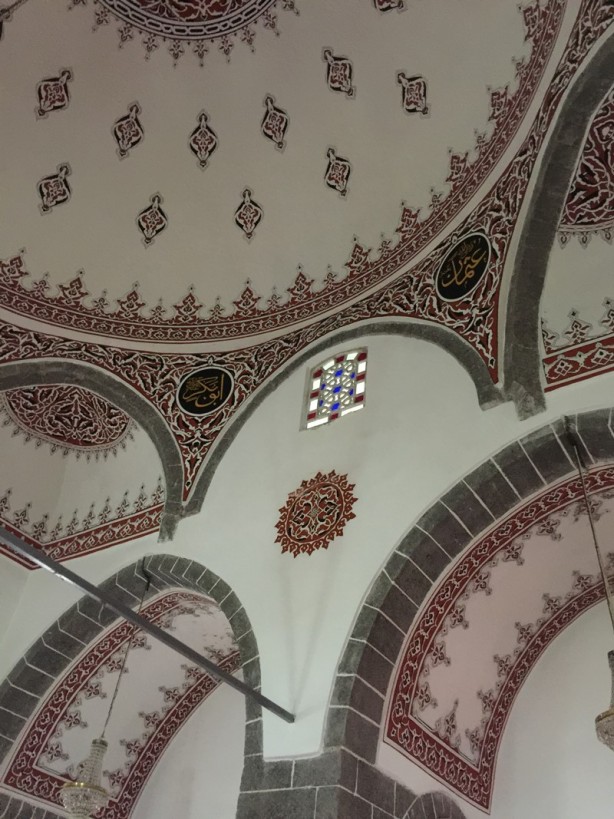 Foto - Tarihi dokusuyla Nebi (Peygamber) Camii