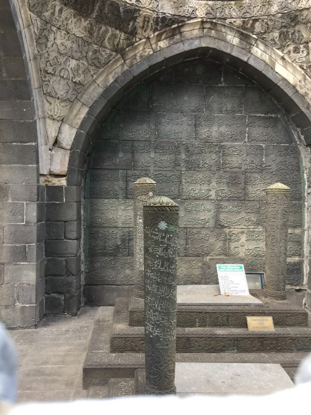 Foto - Tarihi dokusuyla Nebi (Peygamber) Camii