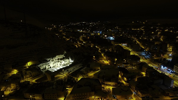 Tarihi evler ışığa kavuştu! Burası tam 4 bin yıl sonra aydınlatıldı