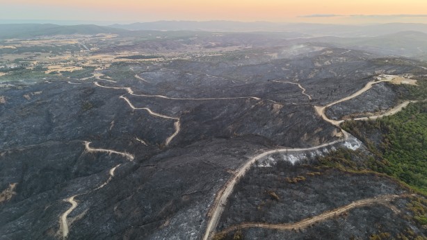 Foto - Tarihi Gelibolu Yarımadası'ndaki yanan alanlar havadan görüntülendi