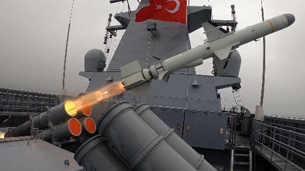 Tarihi gelişme: Türk füzesi gemiyi batırdı